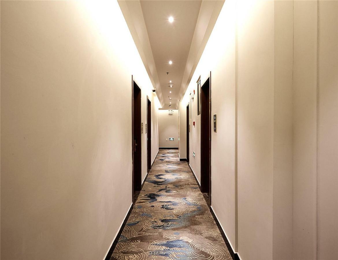 Meego Yes Hotel Шанхай Экстерьер фото